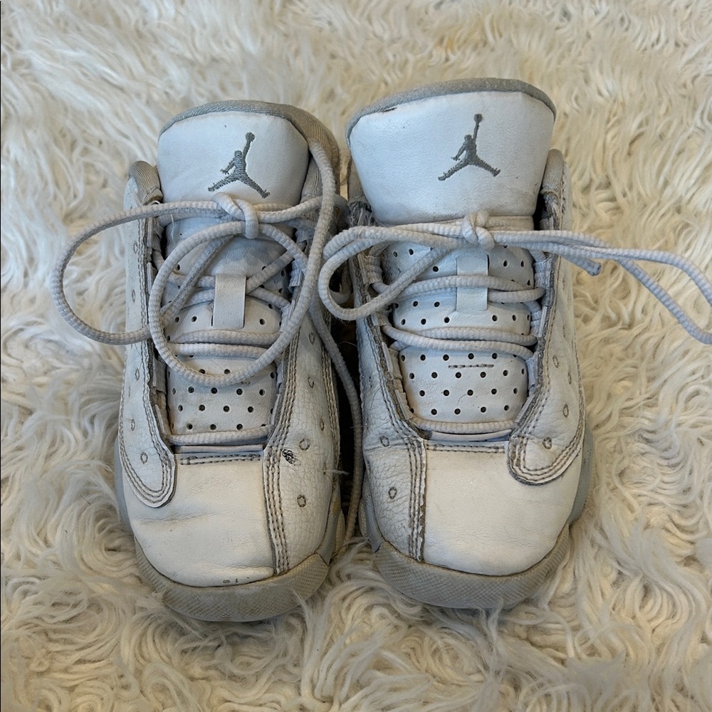 Jordan Kids Sneakers in White and Light Gray